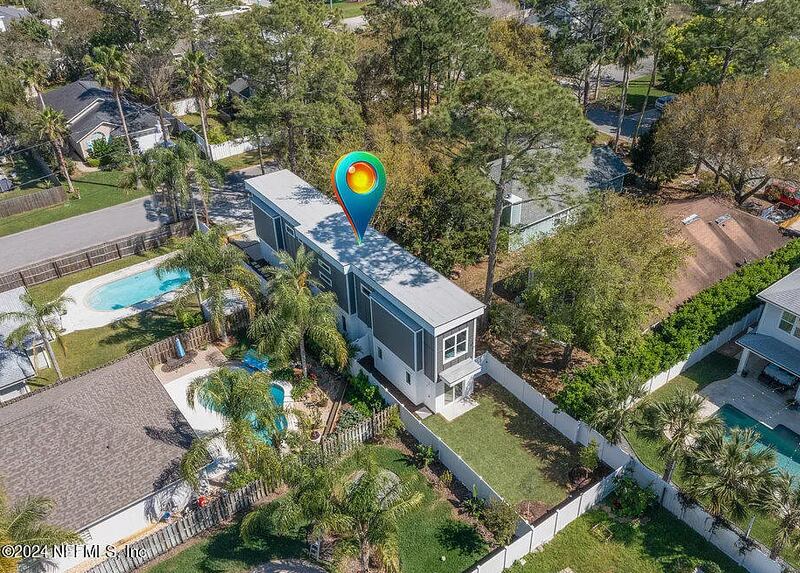 The popular website Zillow Gone Wild says it “is THE place to catch the most interesting homes across America” and likes to have fun with the wacky real estate listings people submit online. On Thursday, it featured the 1,547 square-foot Jax Beach skinny home selling for $619,000.