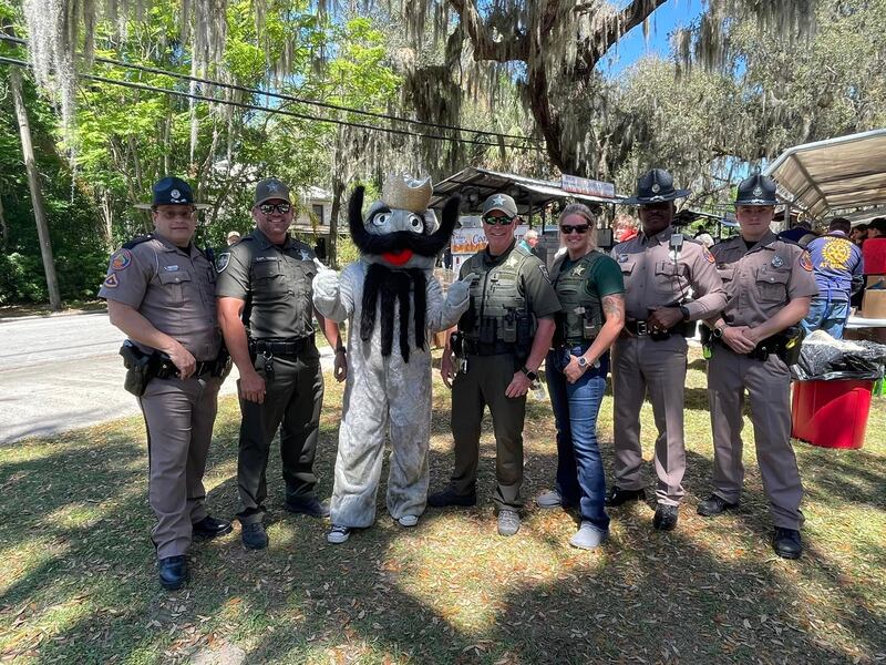 Deputies with Putnam County Sheriff's Office.