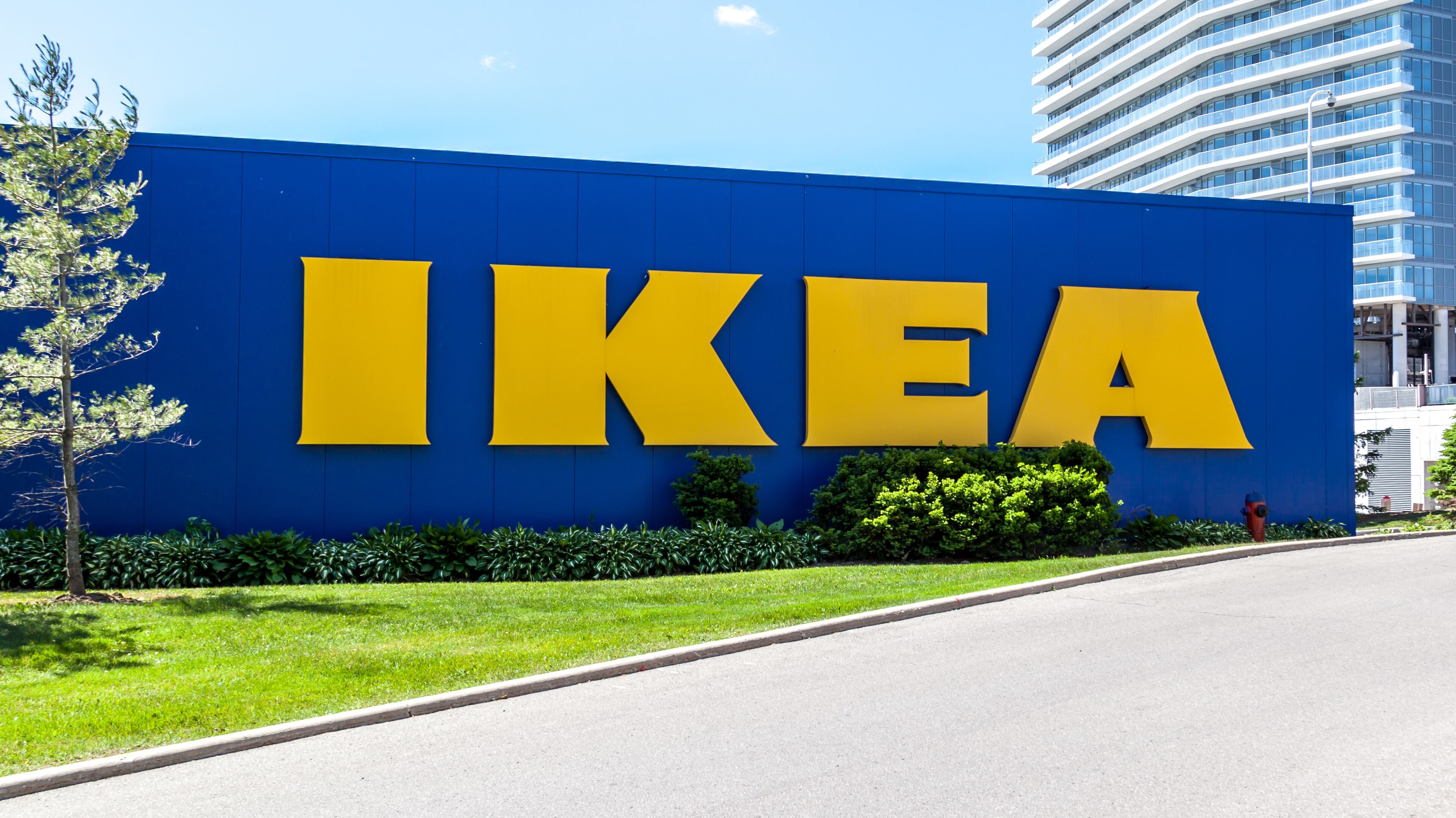 Swedish furniture company, IKEA announced that it is looking for real people to work at their virtual store on Roblox at the end of June.