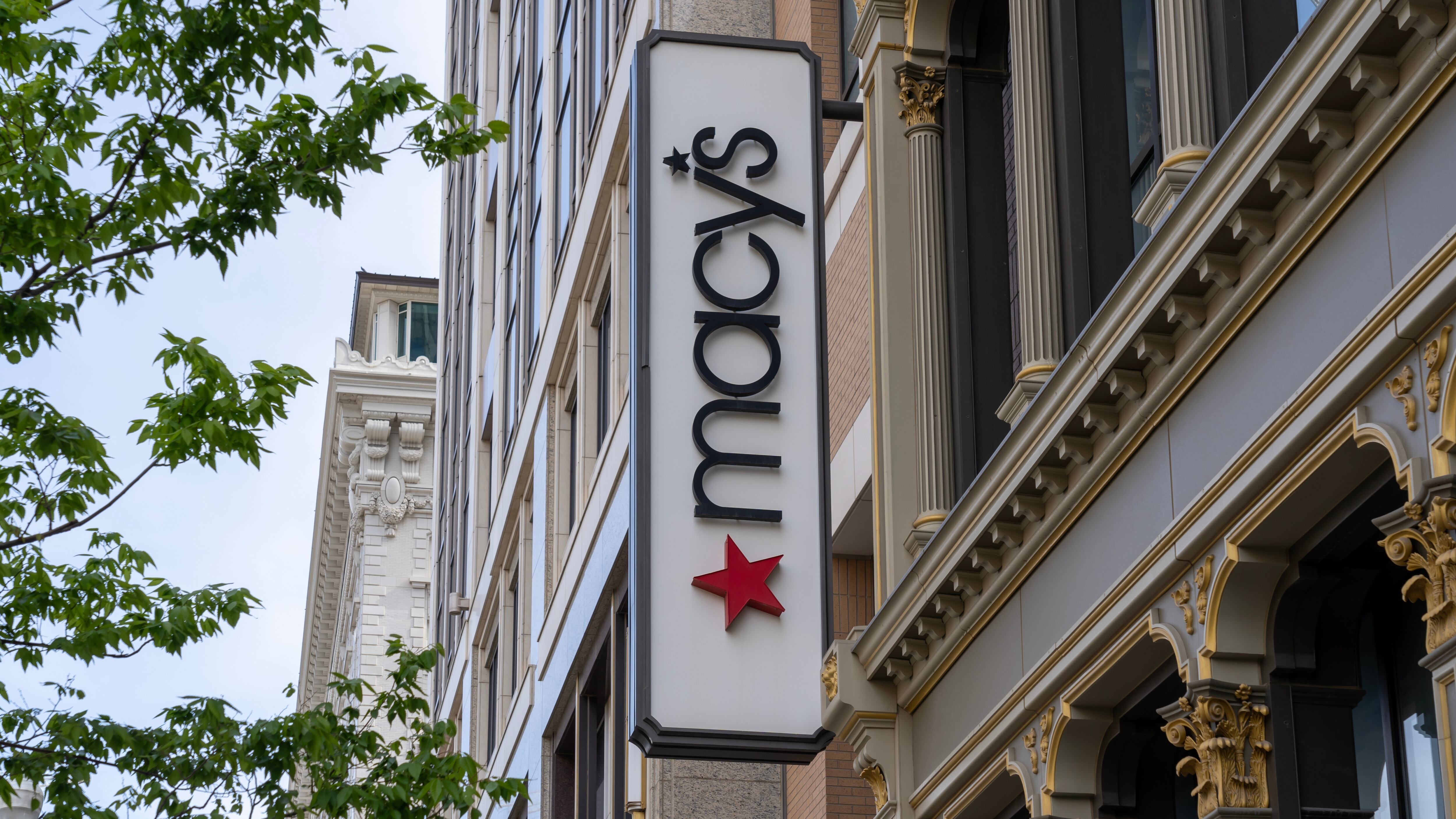 Macy's sign