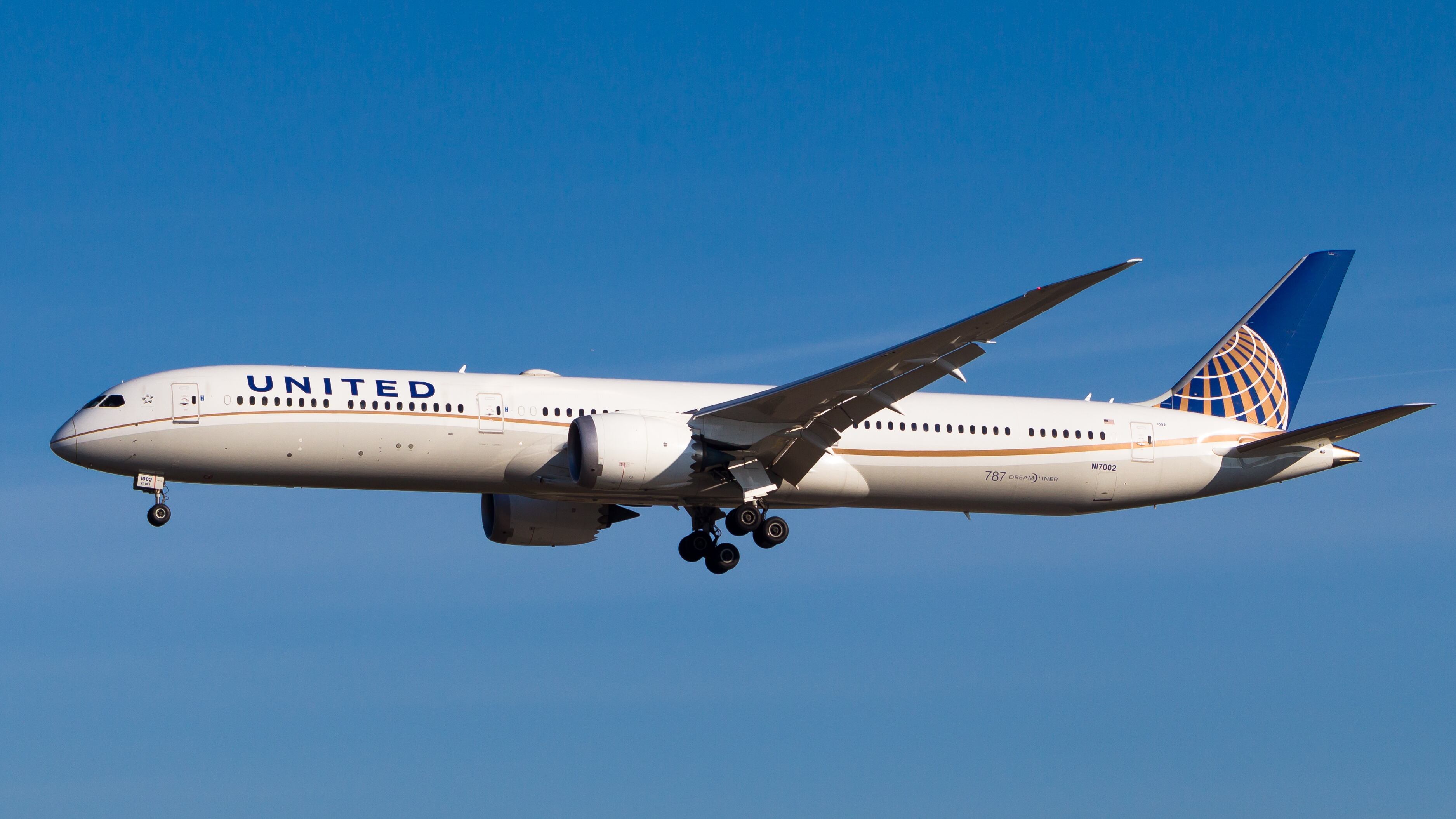 United Airlines plane