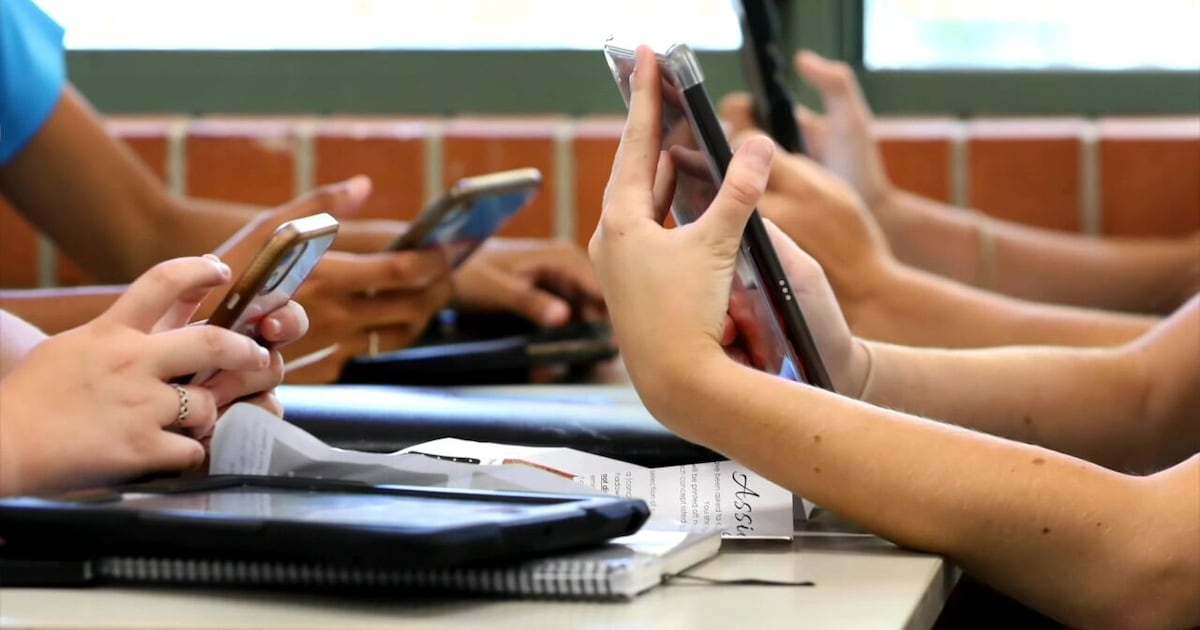 Glynn County Schools expands cell phone use ban to all K-12 students